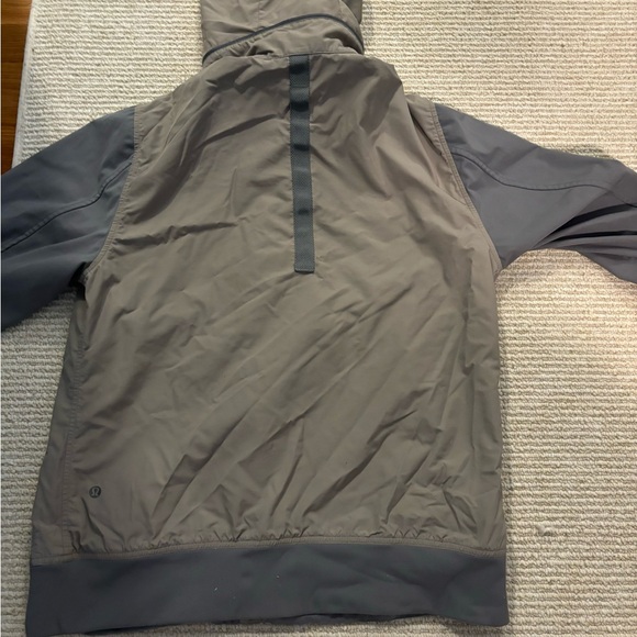 Lululemon light jacket. Tan and grey. Men’s small. - Picture 3 of 5